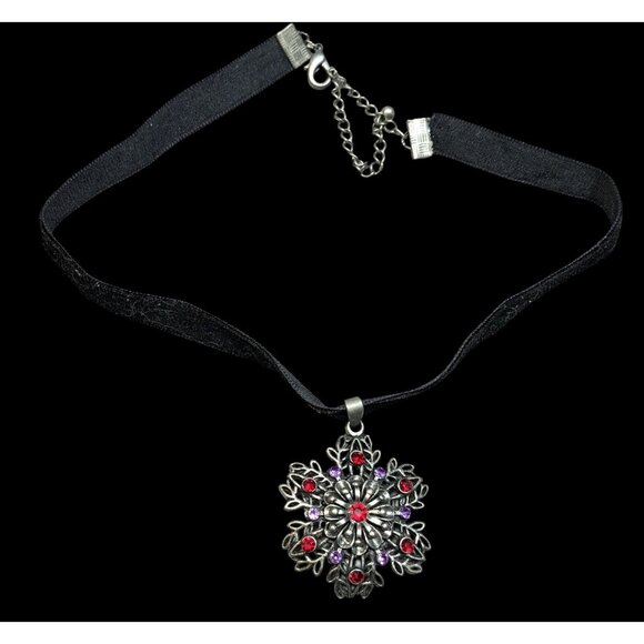 Jewelry - Whimsygoth Floral Rhinestone Beaded Pendant Necklace